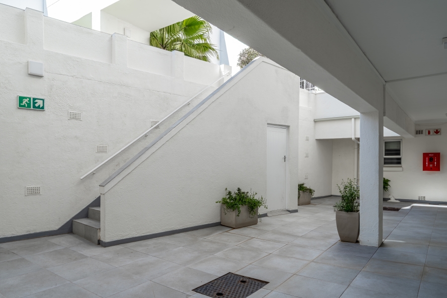 1 Bedroom Property for Sale in Camps Bay Western Cape